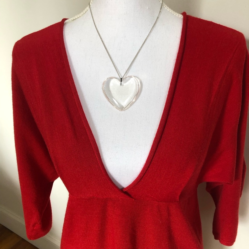 SALE! RED 🧶 KNIT LOW PLUNGED SWEATER Size Medium
